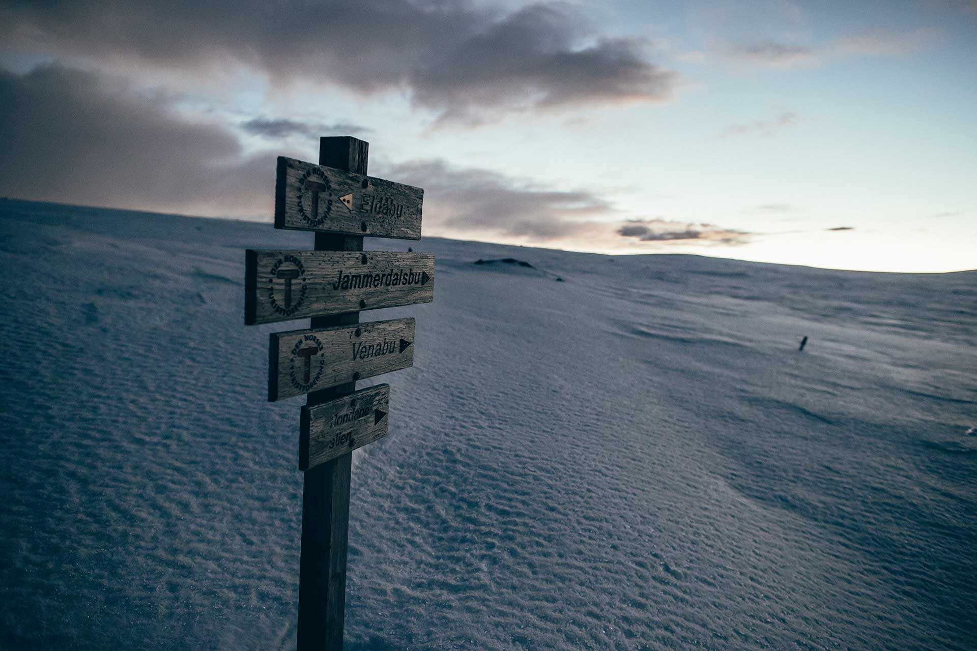 Wegweiser Sonnenuntergang Winter Landschaft Schnee Sport