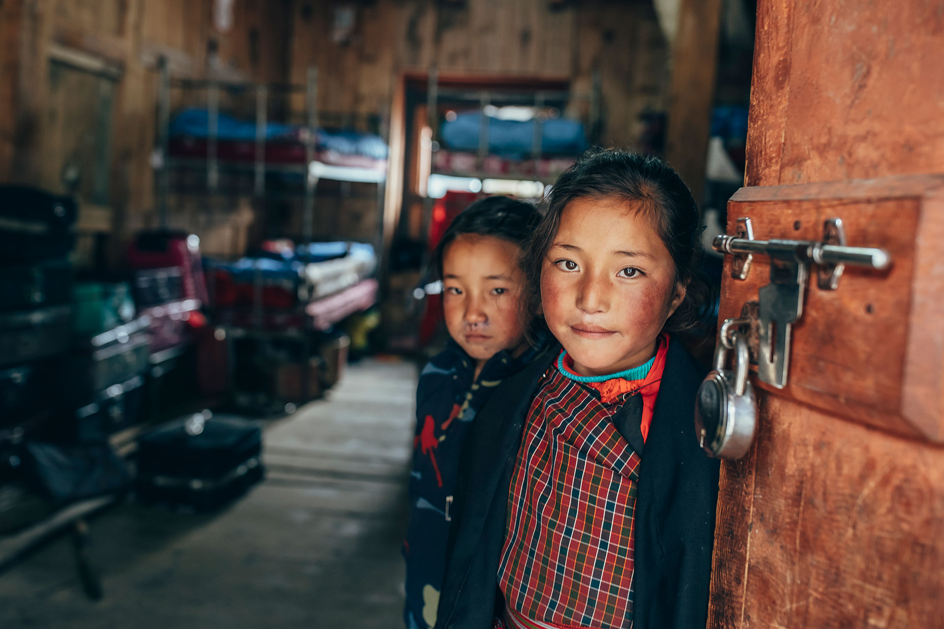 Kinder Fotograf Portrait Trekking Reise Bhutan Michael Müller