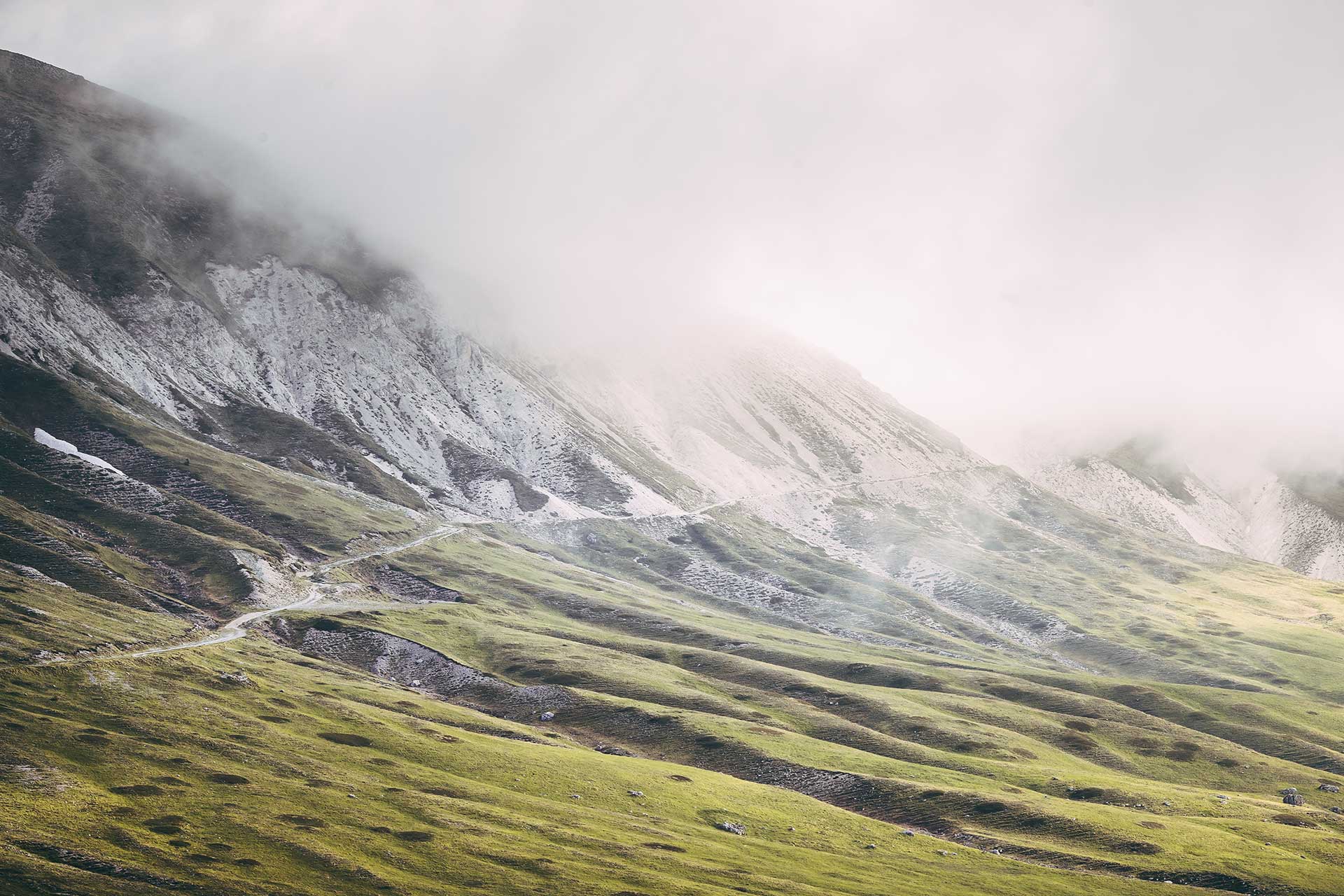 Landschaft Outdoor Fotograf Michael Müller Ebike Berge Wolken Landschaft