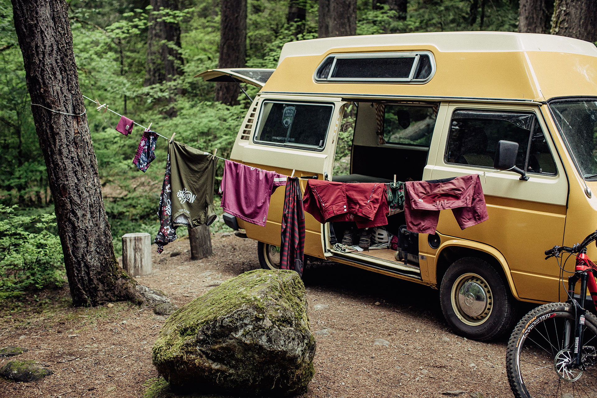 vanlife fotograf roadtrip road oregon vw bus deutschland camping