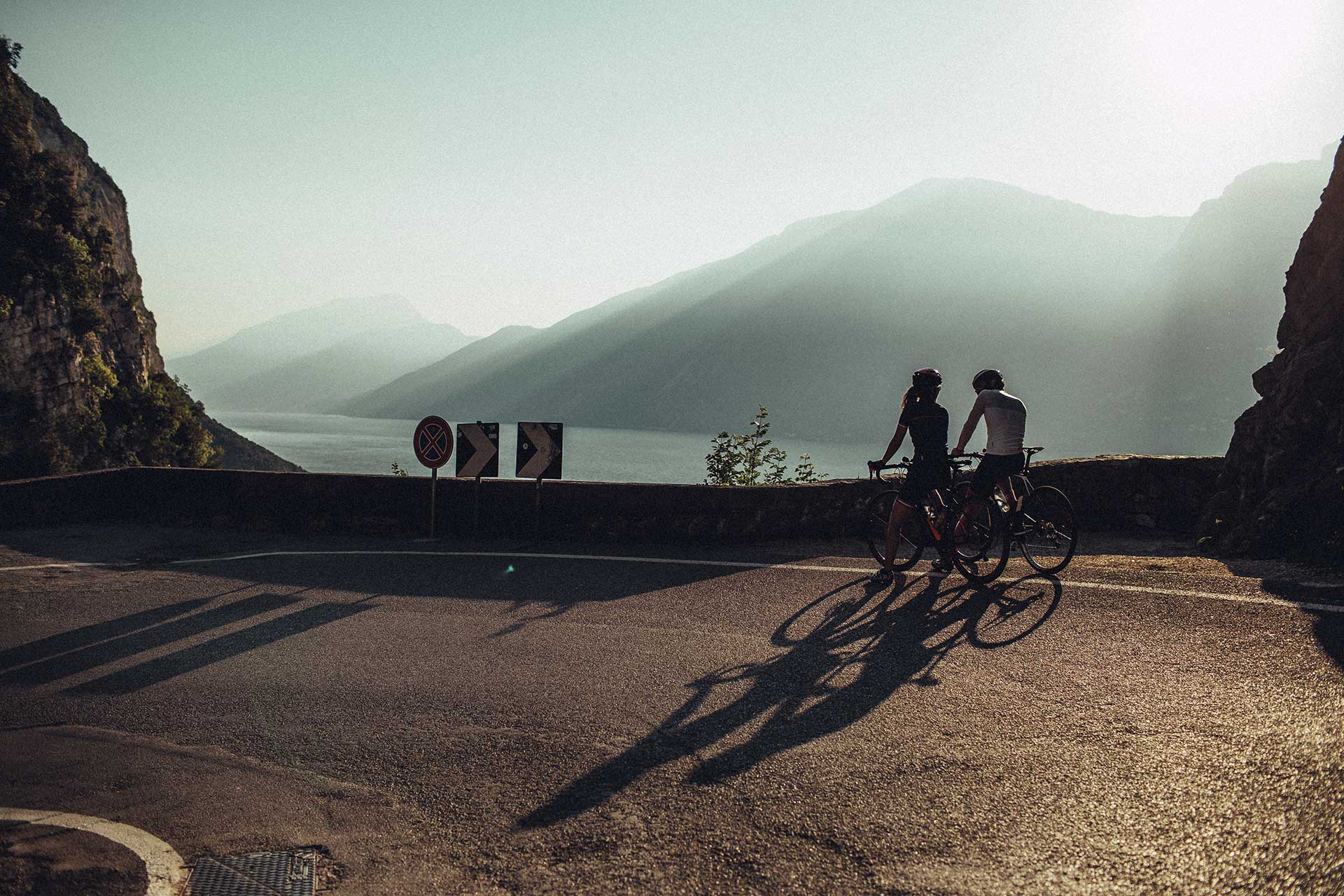 Fotoproduktion Abus Fahrradhelm Rennrad Sport Outdoor Fotograf München Deutschland