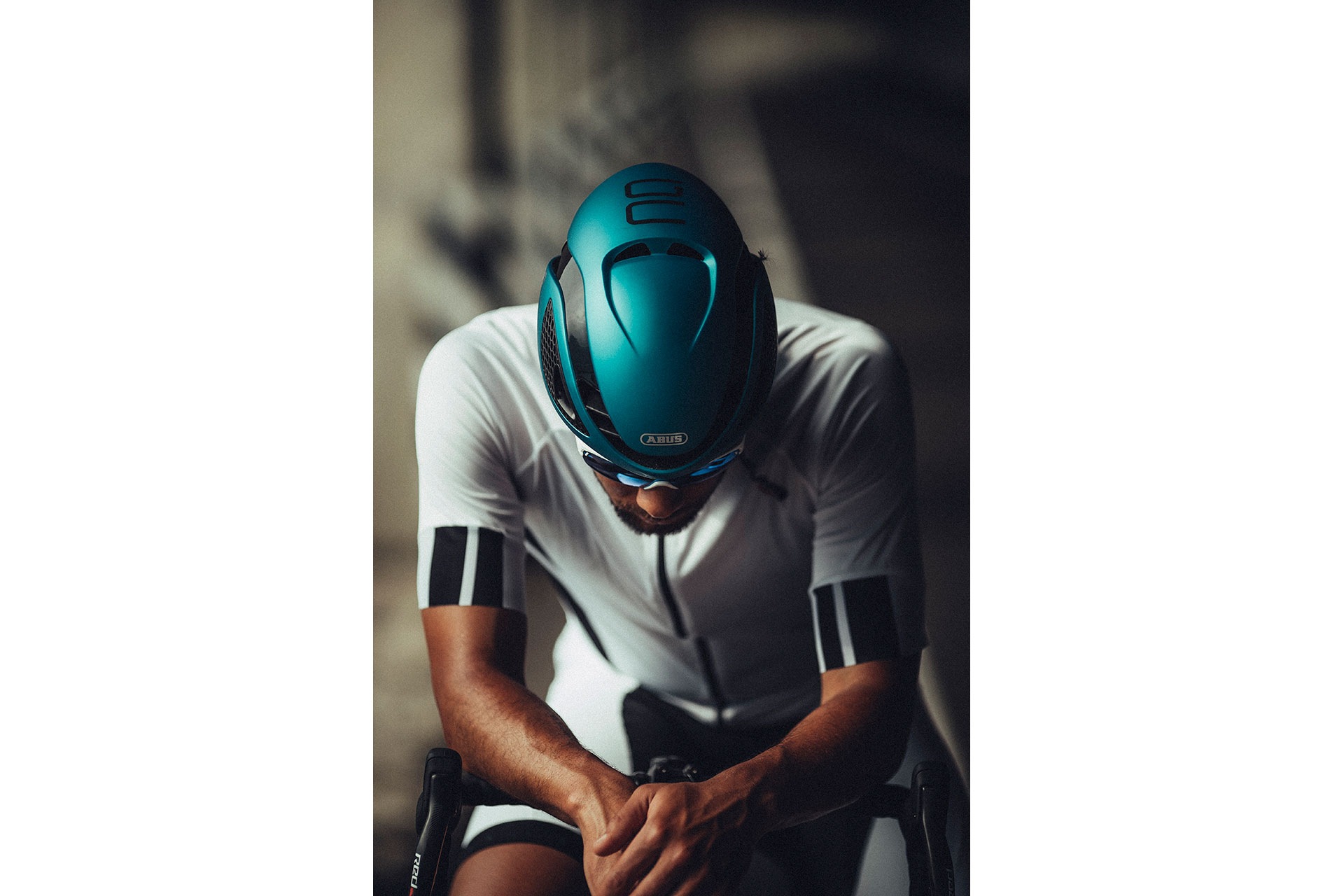 Rennrad Fotograf Michael Müller Deutschland Köln Fotoproduktion Sport Helm Abus